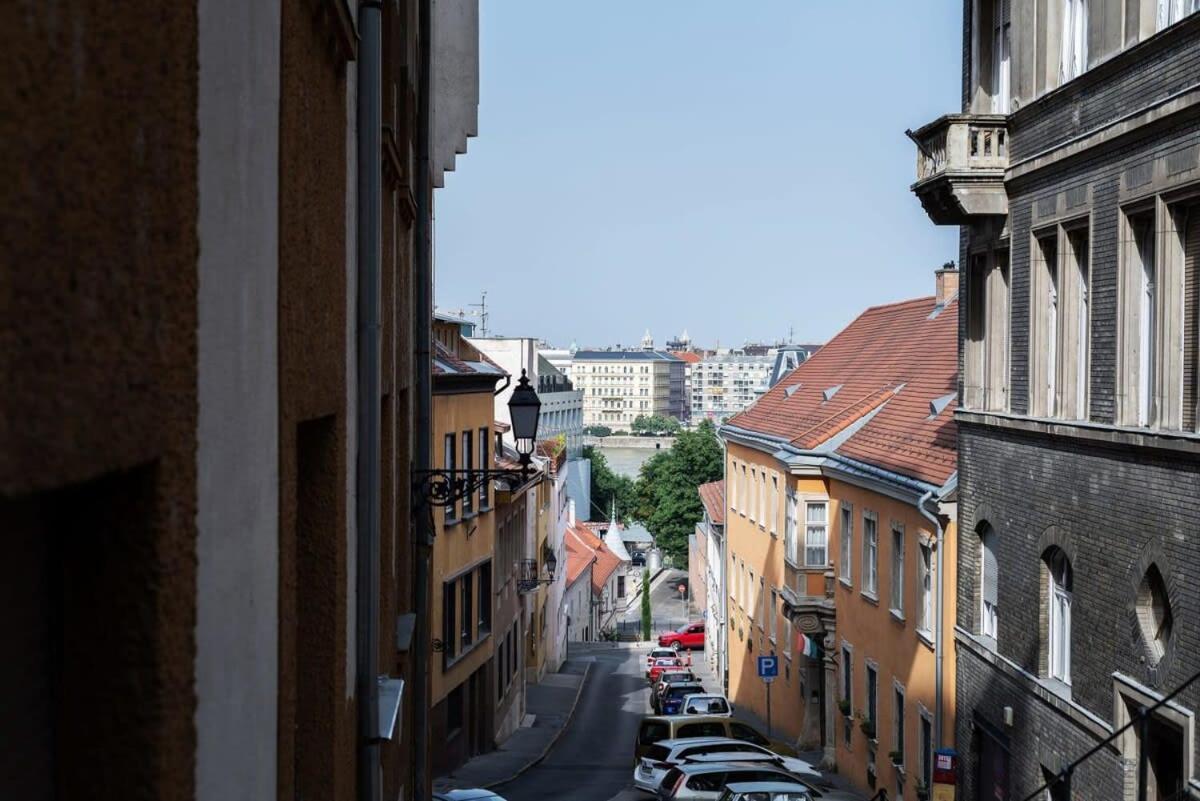 Comfy New Apartment At Castle Budapest Exteriör bild
