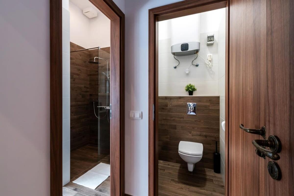 Comfy New Apartment At Castle Budapest Exteriör bild