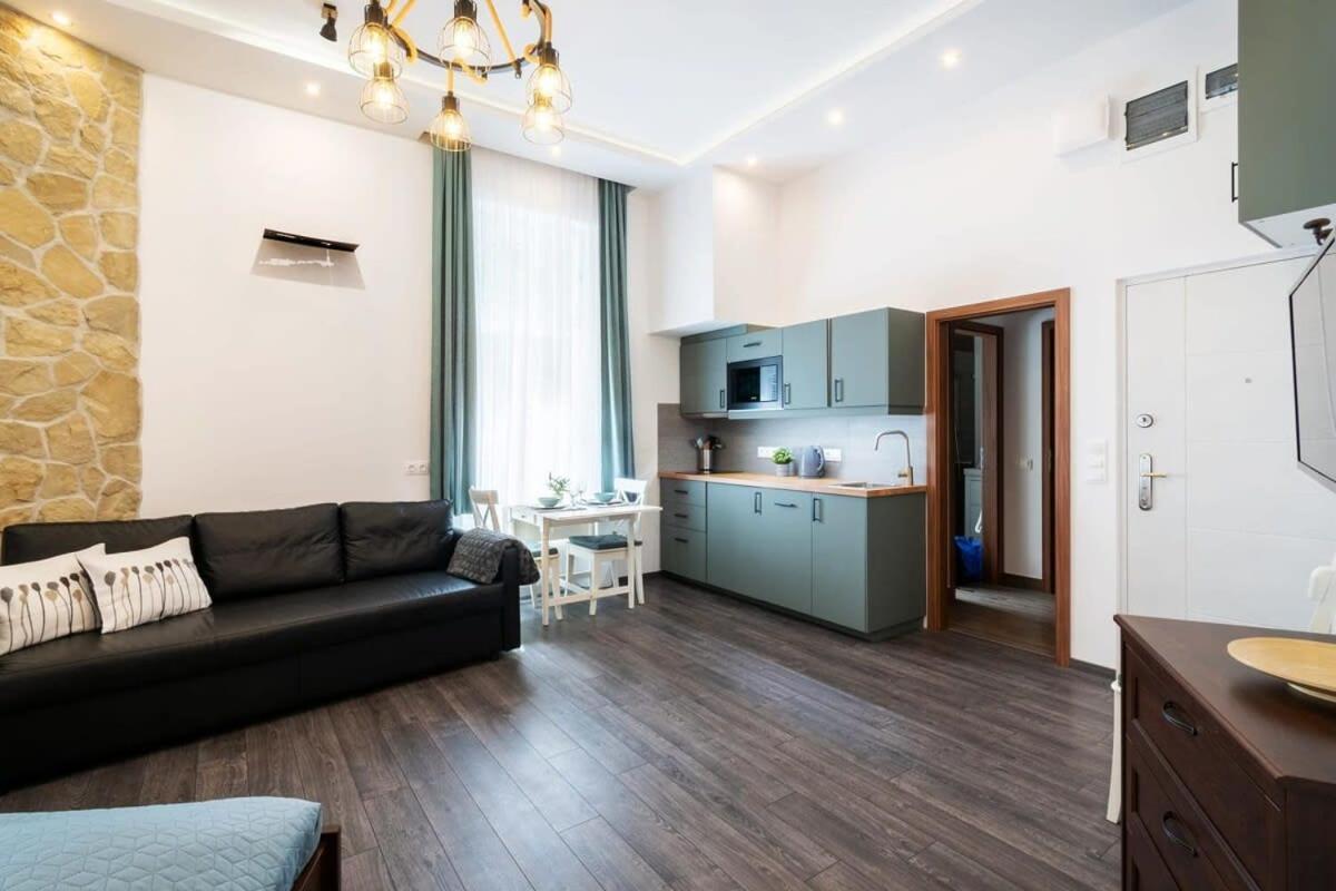 Comfy New Apartment At Castle Budapest Exteriör bild
