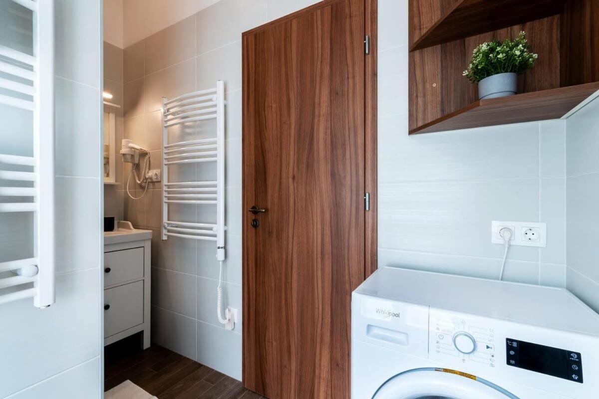 Comfy New Apartment At Castle Budapest Exteriör bild